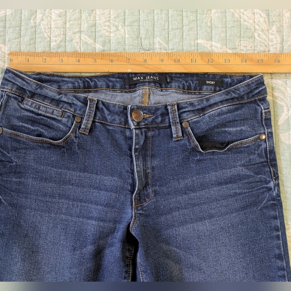 Max Jeans Frayed Hem Shorts. Size 8. - Picture 4 of 11